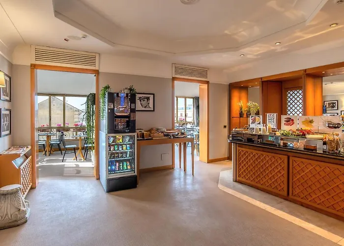 Hotel Tritone